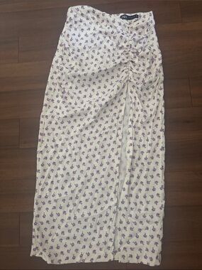 Zara Cream Maxi Skirt with Purple Floral Print and Side Ruched Detail